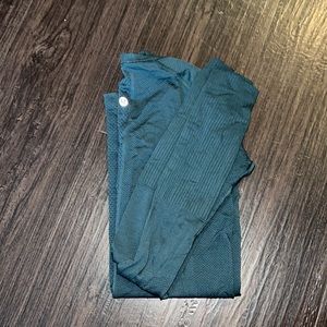 Lululemon swiftly tech long sleeve size 4